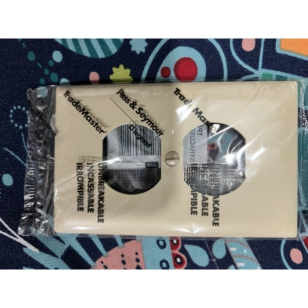 Pass & Seymour TradeMaster unbreakable 1-gang duplex outlet wall plate Qty 20